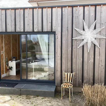 Charmante Dependance * Ares