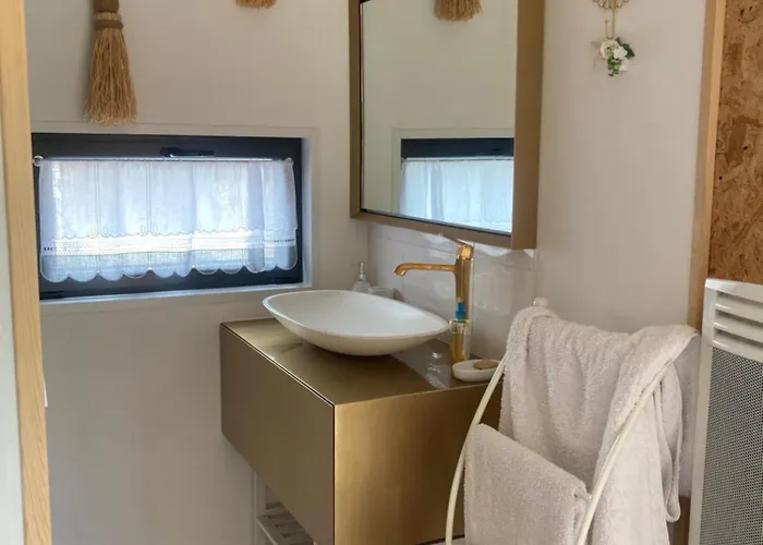 Charmante Dependance * 아레즈